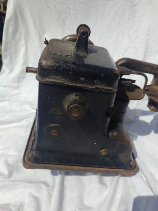 Máquina de coser pieles antigua