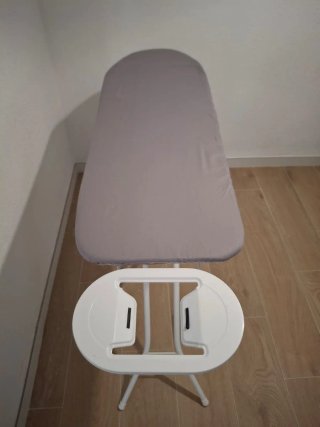 Tabla de planchar con soporte para plancha