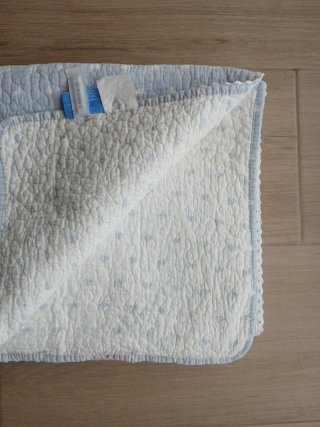 Colcha cuna infantil tramas azul nubes