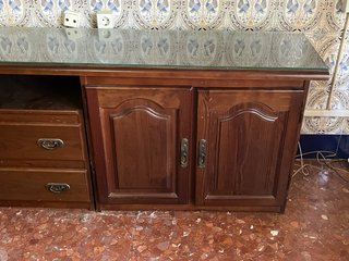 Muebles de salón madera oscura