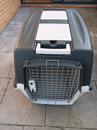 Transportín perro gris y blanco