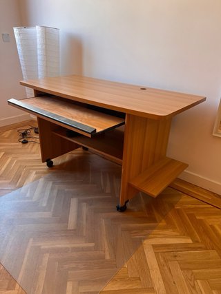 Escritorio de madera