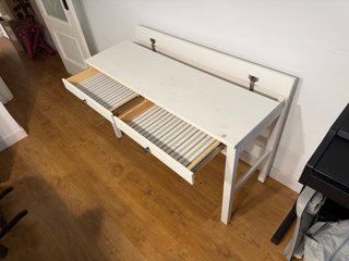 Escritorio IKEA HEMNES de madera maciza