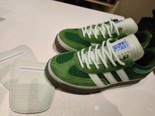 Bambas Gazelle Indoor Bad Bunny Yunque talla 42'5