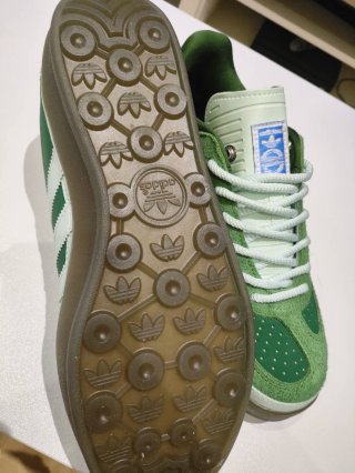 Bambas Gazelle Indoor Bad Bunny Yunque talla 42'5