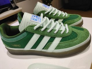 Bambas Gazelle Indoor Bad Bunny Yunque talla 42'5