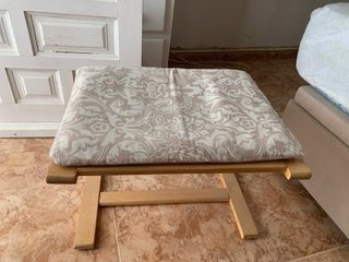 Poltrona e poggiapiedi beige Ikea