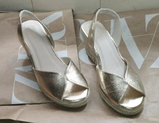 Sandalias doradas Cortefiel T38