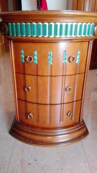 Dormitorio de madera maciza estilo clásico