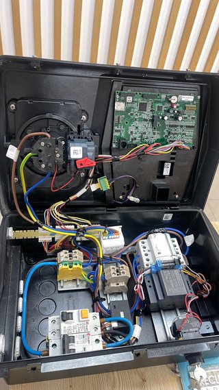 Cargador coche eléctrico GEWISS I-CON IP55 7,4 Kw