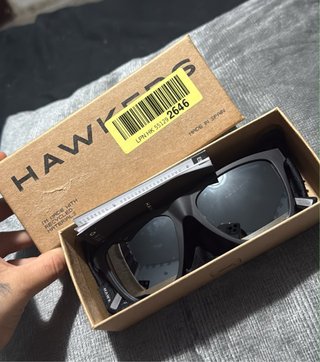 Gafas de sol Hawkers negras y grises