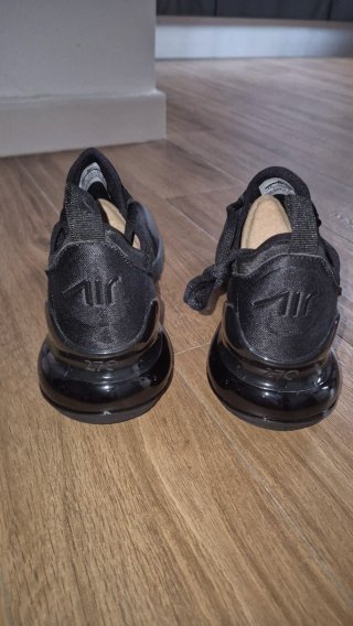 Nike Air Max 270 Negras