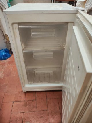 Congelador vertical blanco