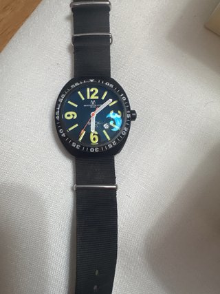 Reloj Montres de Luxe Negro y Amarillo