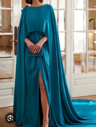 Vestido Marfil Barcelona Azul Largo + Capa