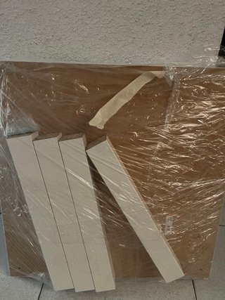 Mesa de madera beige