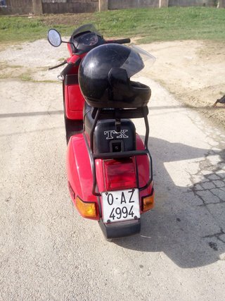 Vespa TX 200 roja | ITV recién pasada
