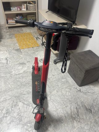 Patinete Eléctrico Red Bull Racing