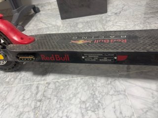 Patinete Eléctrico Red Bull Racing
