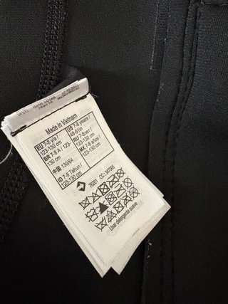 Neopreno niño corto negro y turquesa