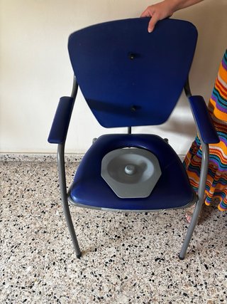 Silla de ortopedia para mayores con WC incorporado