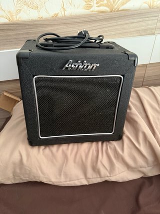 Guitarra Eléctrica Sunburst con Funda