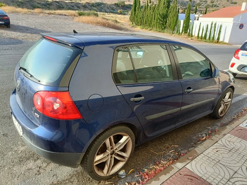 Volkswagen Golf 2008 - foto 1