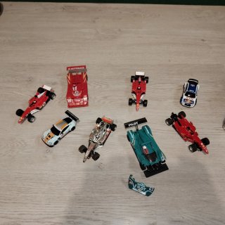 Scalextric montado sobre madera