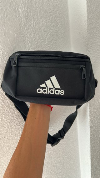 Riñonera Adidas Negra