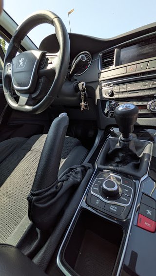Peugeot 508 SW 2011