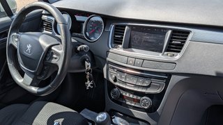 Peugeot 508 SW 2011