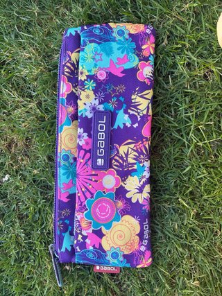 Mochila y estuche escolar Gabol floral morada