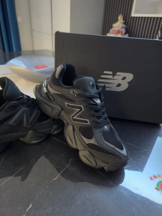 New Balance 9060 Scarpe Uomo Nero Grigio