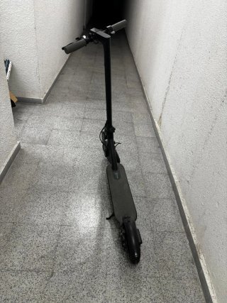 Patinete Eléctrico Rueda Dura Negro