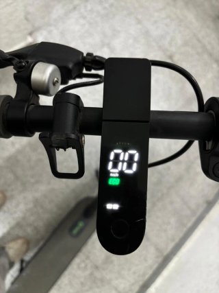 Patinete Eléctrico Rueda Dura Negro