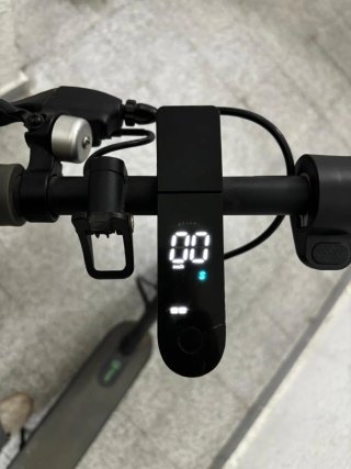Patinete Eléctrico Rueda Dura Negro