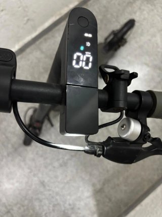 Patinete Eléctrico Rueda Dura Negro