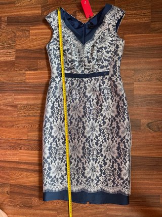 Vestido Carolina Herrera encaje azul y plateado