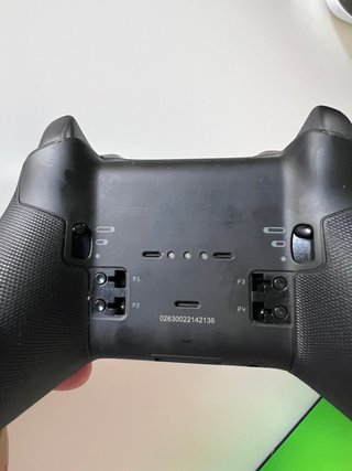 Xbox Elite Series 2 + Valigia e Stazione di Ricarica