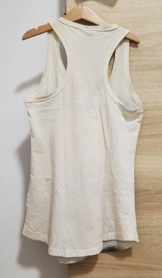 Camiseta make up escote pico