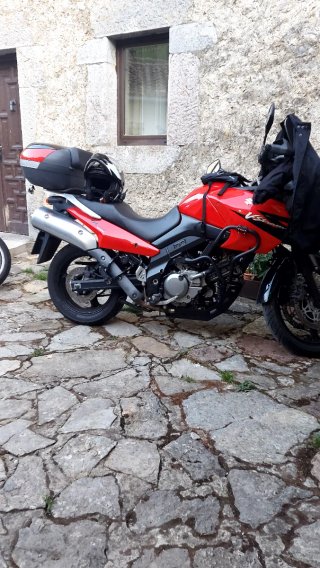 Suzuki V-Strom DL650 2005 Roja y Negra