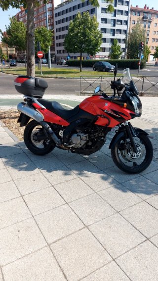 Suzuki V-Strom DL650 2005 Roja y Negra