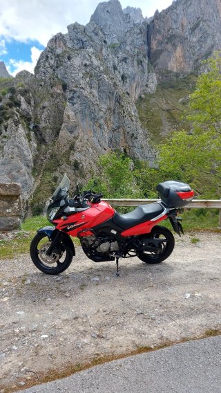 Suzuki V-Strom DL650 2005 Roja y Negra