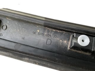 Moldura parabrisas del dcha Citroën 9654505477