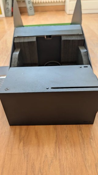 Xbox Series X - Solo aperta per controllo