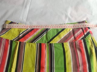 Falda midi de rayas multicolor