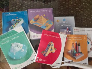 7 Libros de texto 1 ESO de Santillana Pack 7