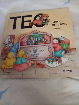 Libro TEO juega en casa