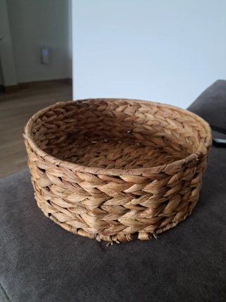 Cesta de mimbre para el hogar