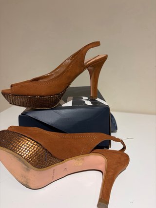 Zapatos de tacón marrón con plataforma
